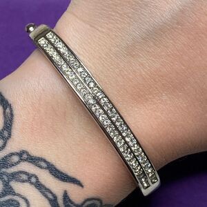 💛 White Gold Plated CZ Bangle Bracelet